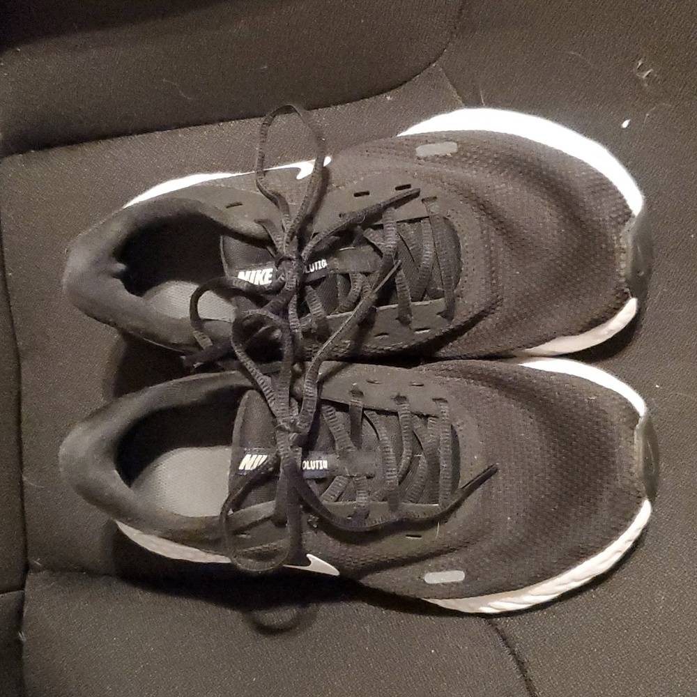 Nike size 7.5 boys